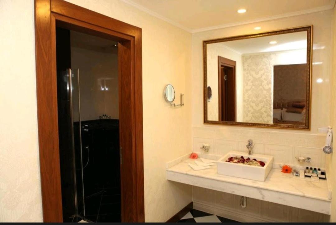 Vego Hotel Ganja Bagian luar foto